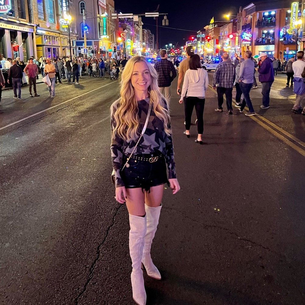 Meet your Posher, Pamela